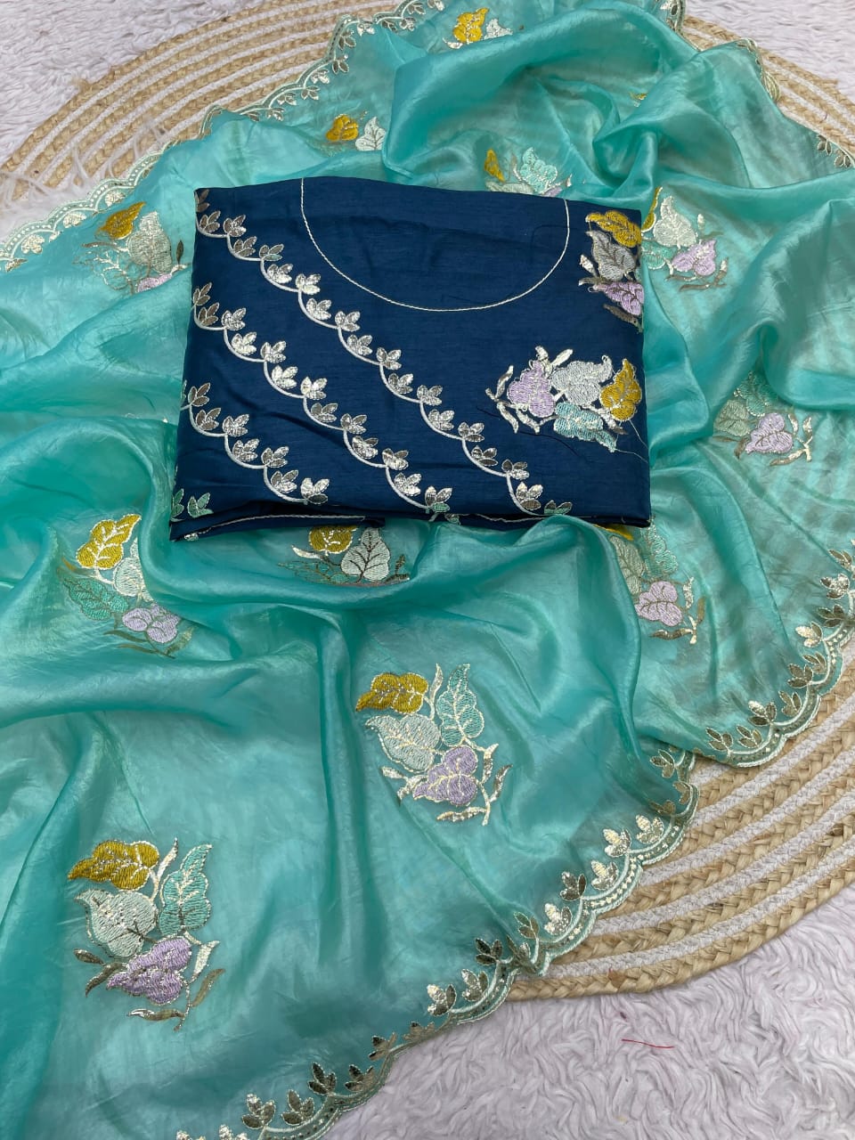 Kayatri New Soft light weight Gold crush Cutwork Broder Saree