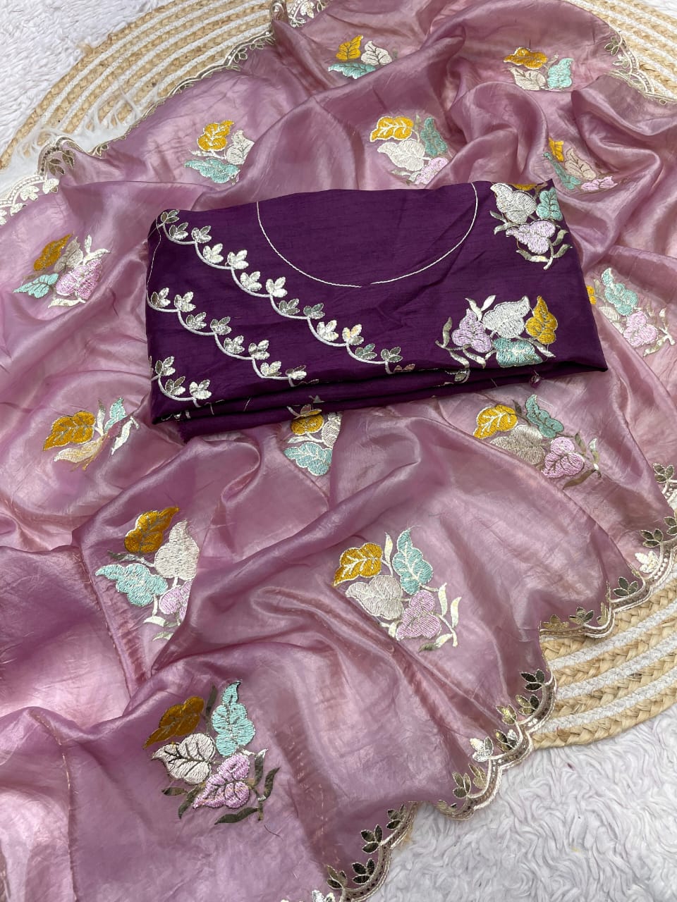 Kayatri New Soft light weight Gold crush Cutwork Broder Saree