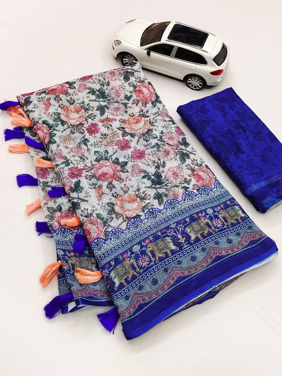 Kayatri New Plain Linen Digital Print Saree
