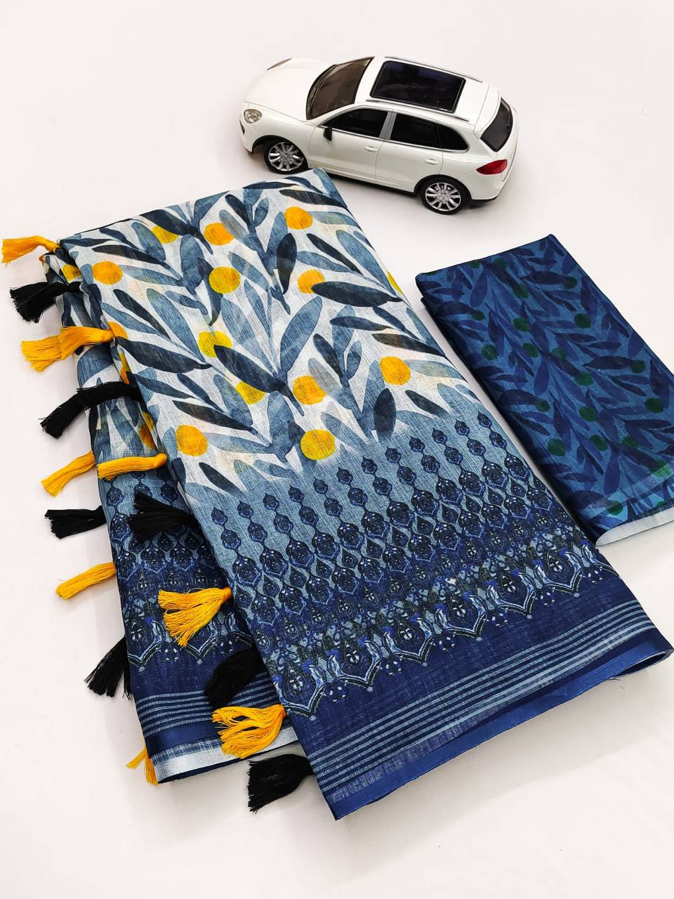 Kayatri New Plain Linen Digital Print Saree