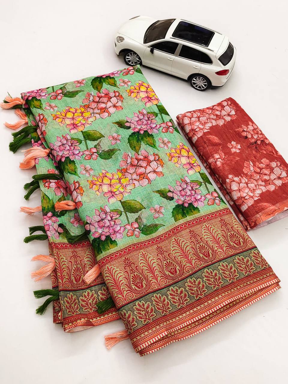 Kayatri New Plain Linen Digital Print Saree