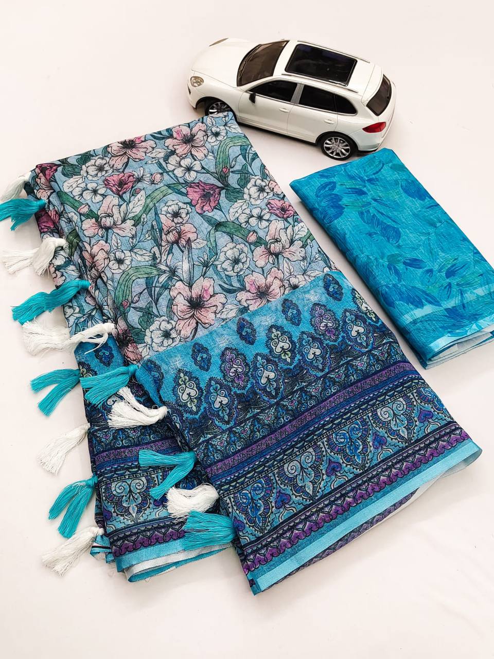 Kayatri New Plain Linen Digital Print Saree