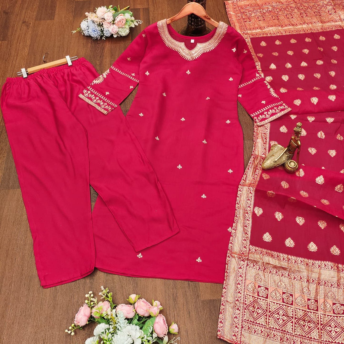 Kayatri New Roman Silk Hand Embroidery Zari Weaving Suit