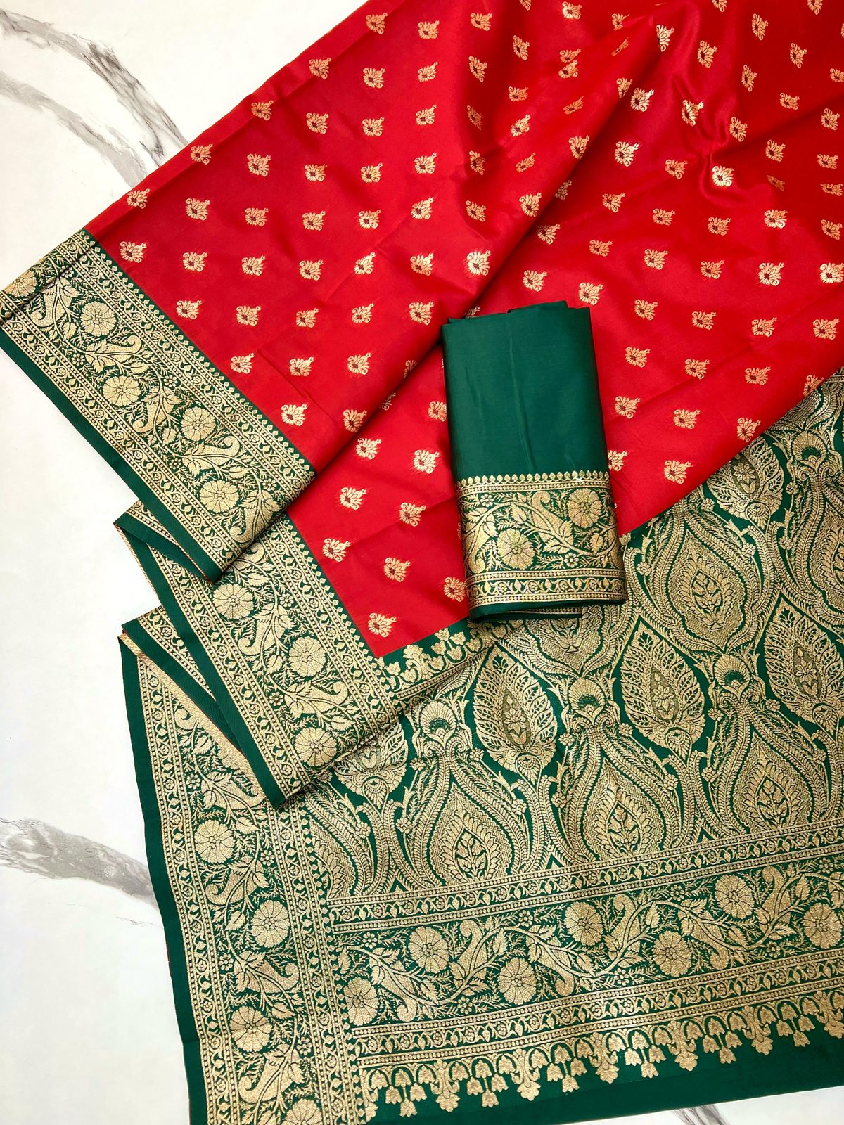 Kayatri New Designer Soft Silk Meenakari Zari Weaving Saree