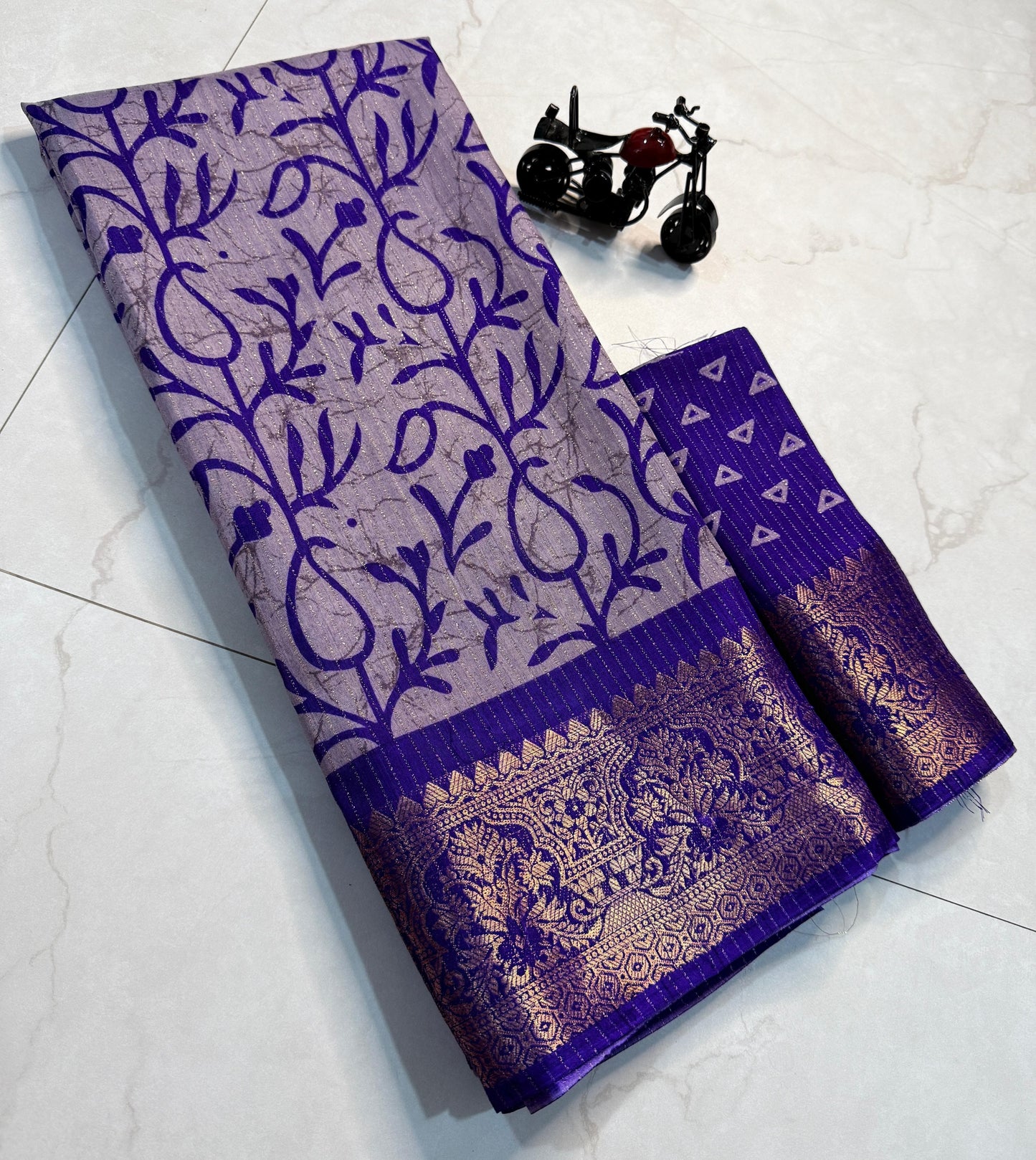 Kayatri New Rekko Silk Floral Design Contrast Weaving Saree