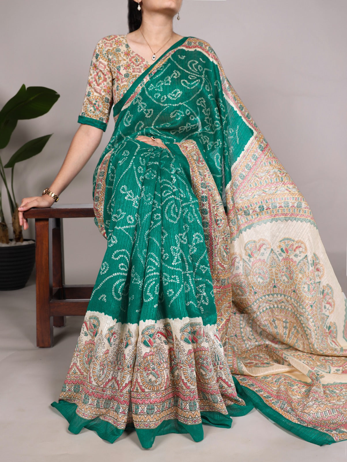 Kayatri New Green Silk Artistry Fusion Of Madhubani and Bandhej Saree