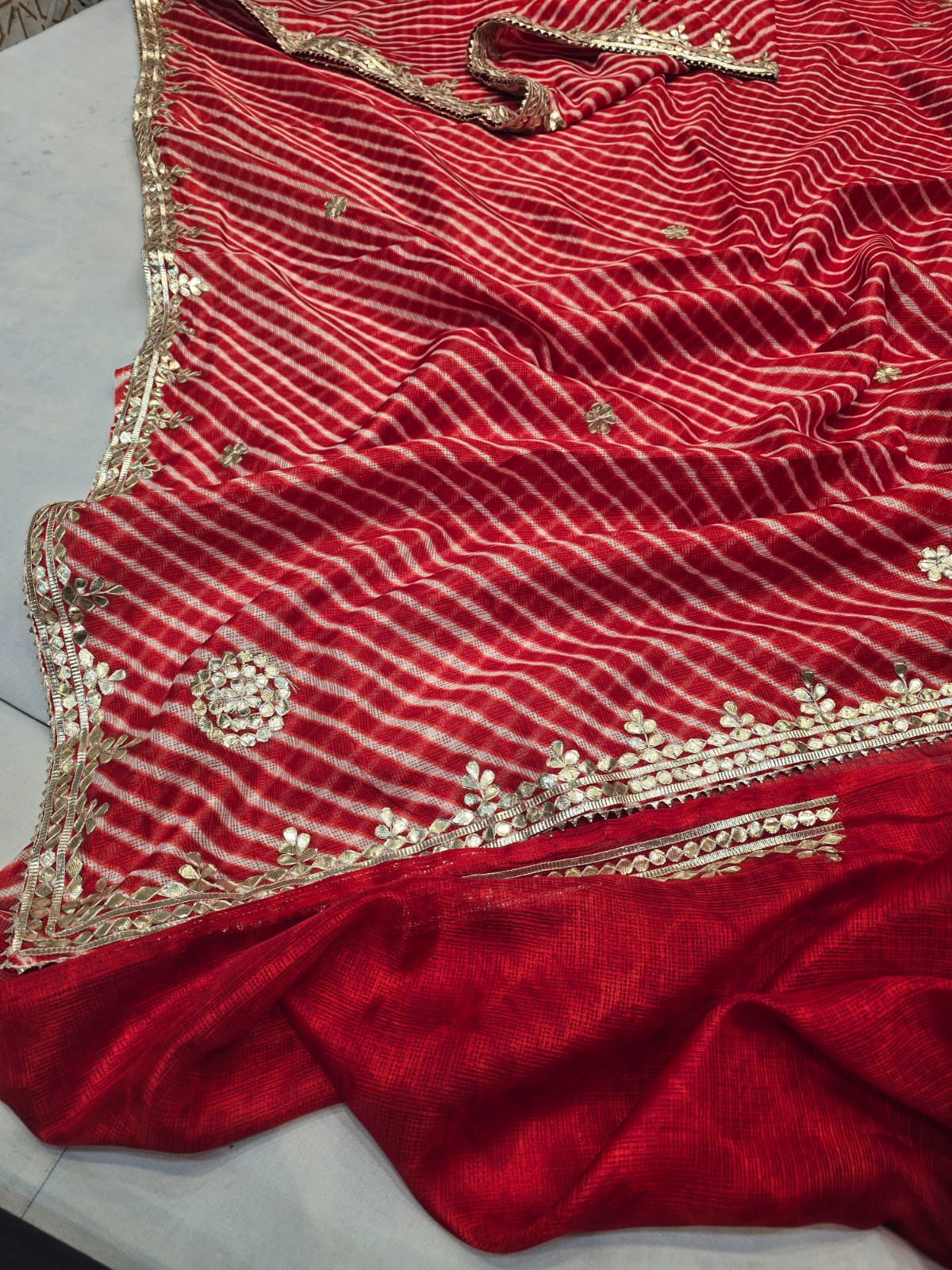 Kayatri New Pure Munga Cotton Checks Gotapatti Work Saree