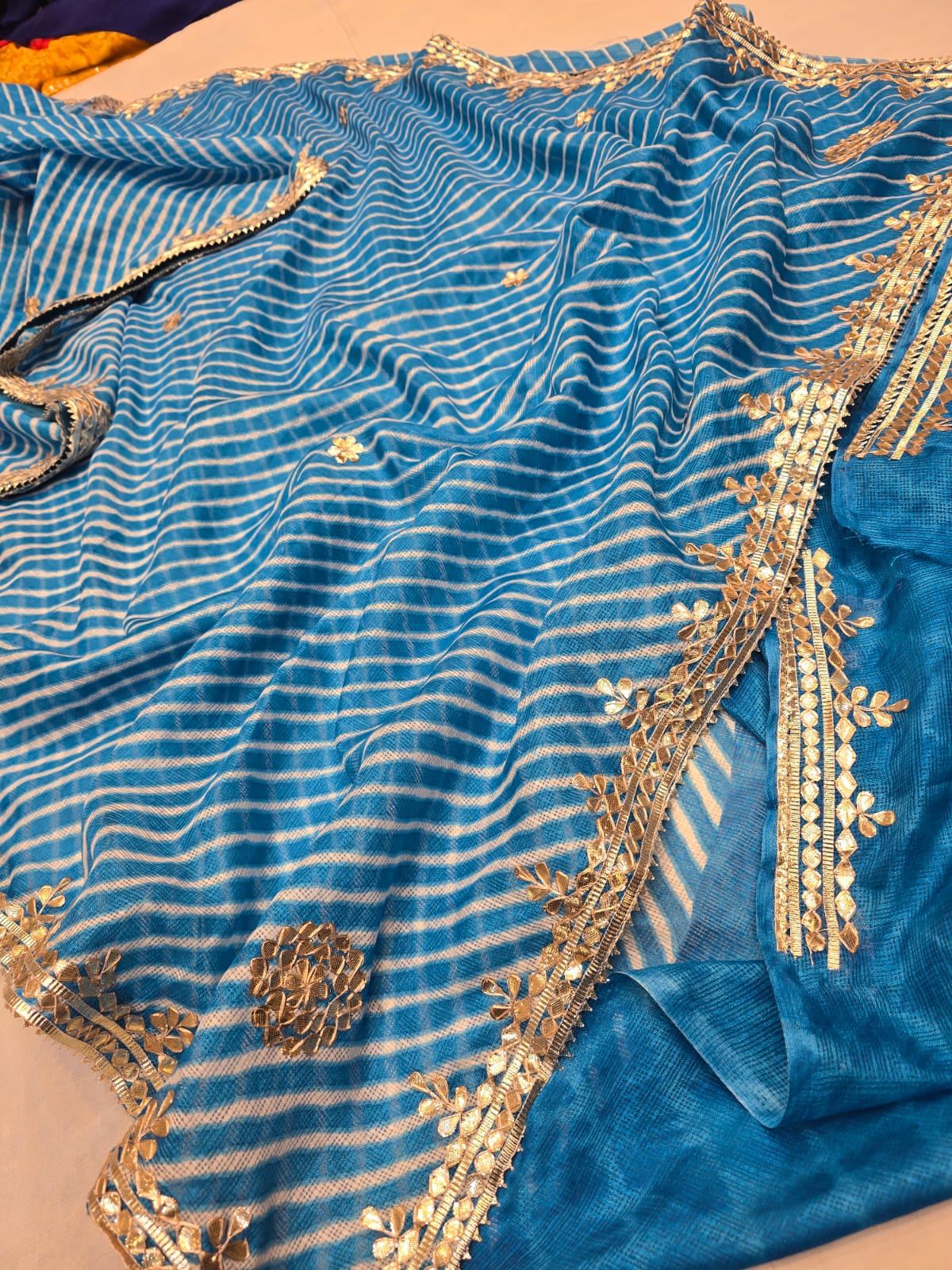 Kayatri New Pure Munga Cotton Checks Gotapatti Work Saree