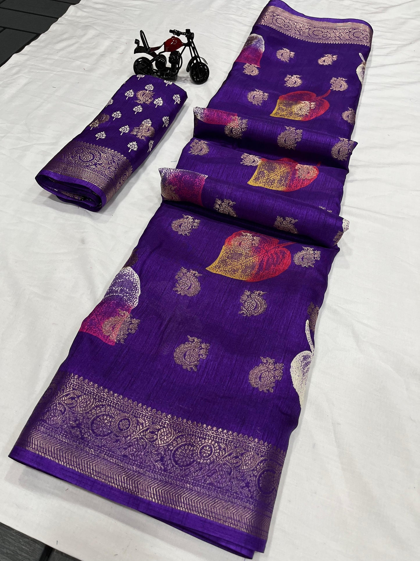 Kayatri New Pure Dola Silk With Jackard Printed Saree
