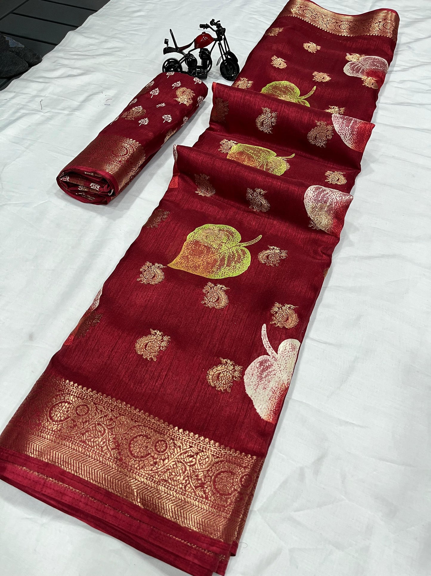 Kayatri New Pure Dola Silk With Jackard Printed Saree