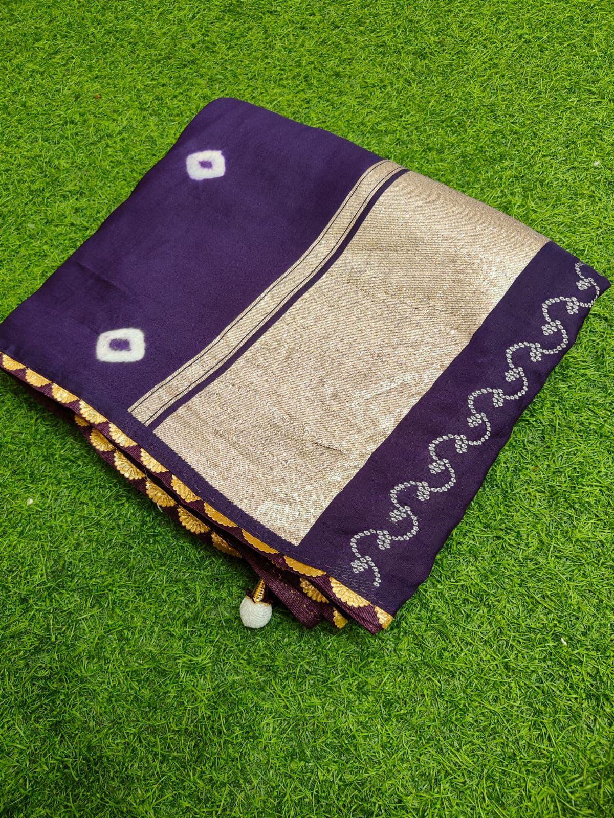 Kayatri New Silk Batik Buti And Bandhani Design Saree