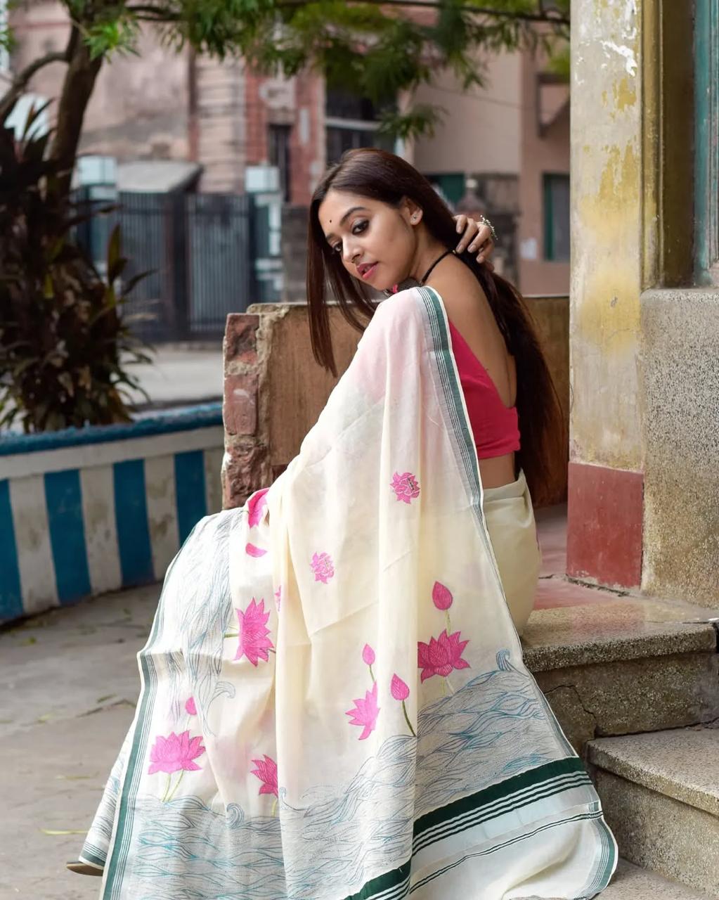 Kayatri New Plain Linen Digital Print Saree