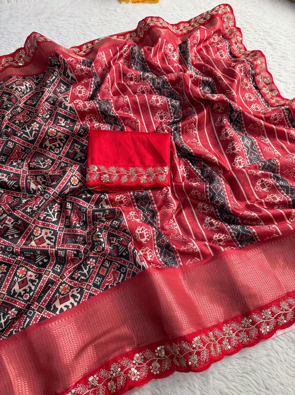 Kayatri New Dola Banarasi Weaving Digital Print Saree