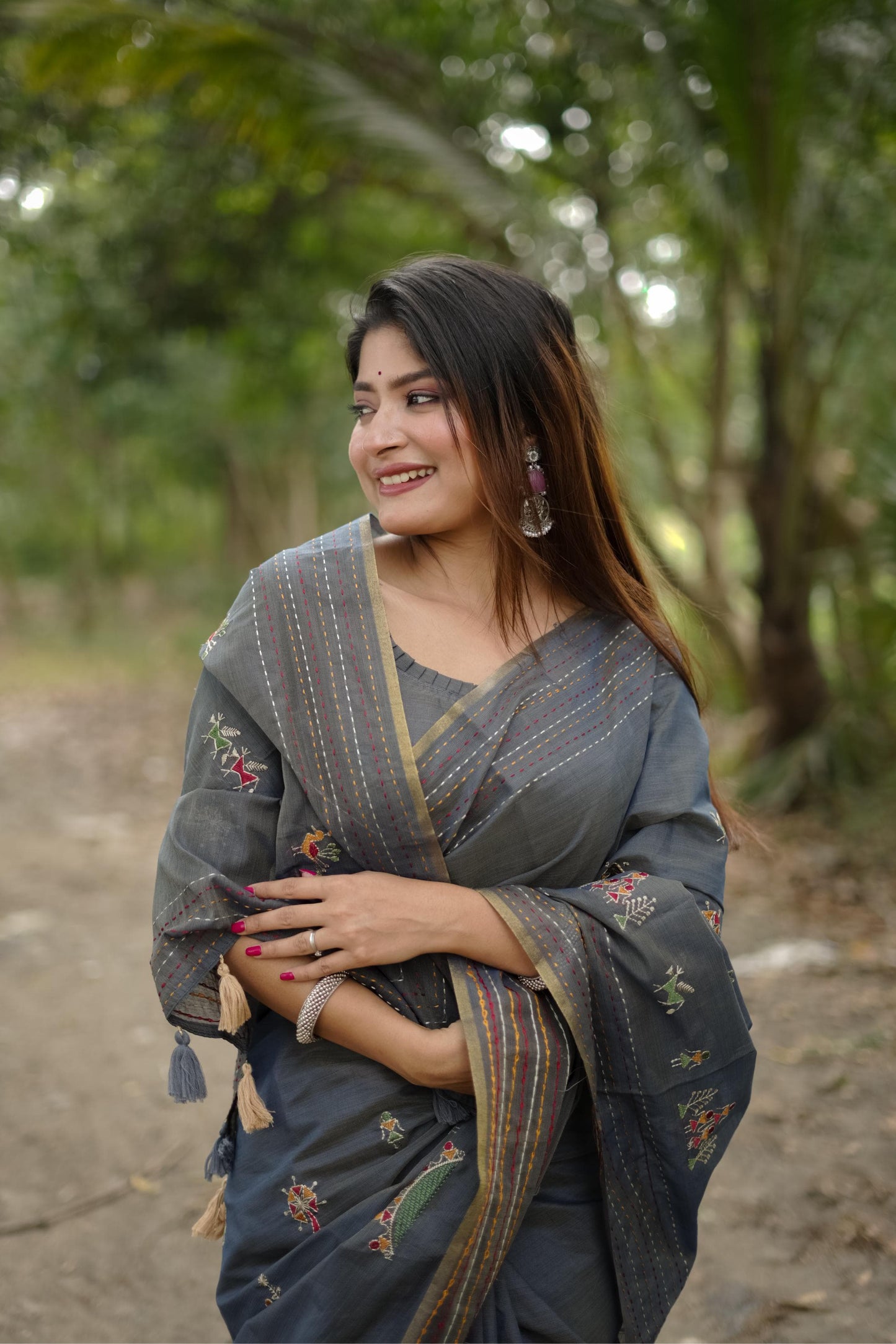 Kayatri New Khadi Tussar Silk Thread Work Saree