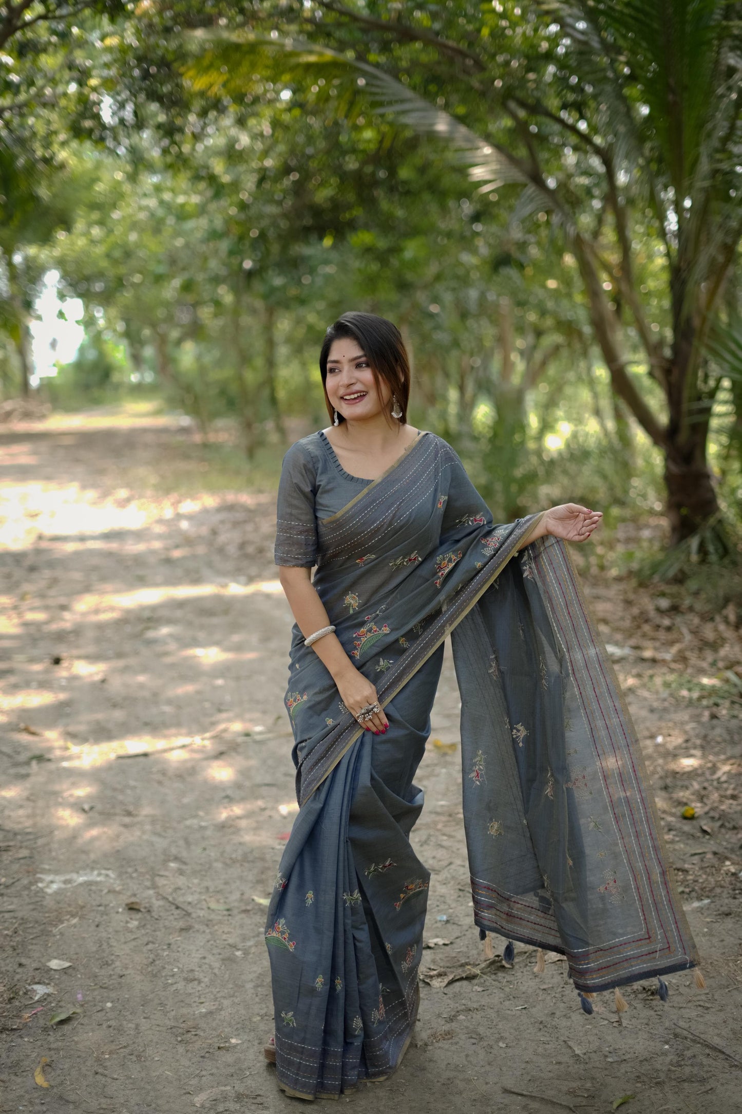 Kayatri New Khadi Tussar Silk Thread Work Saree