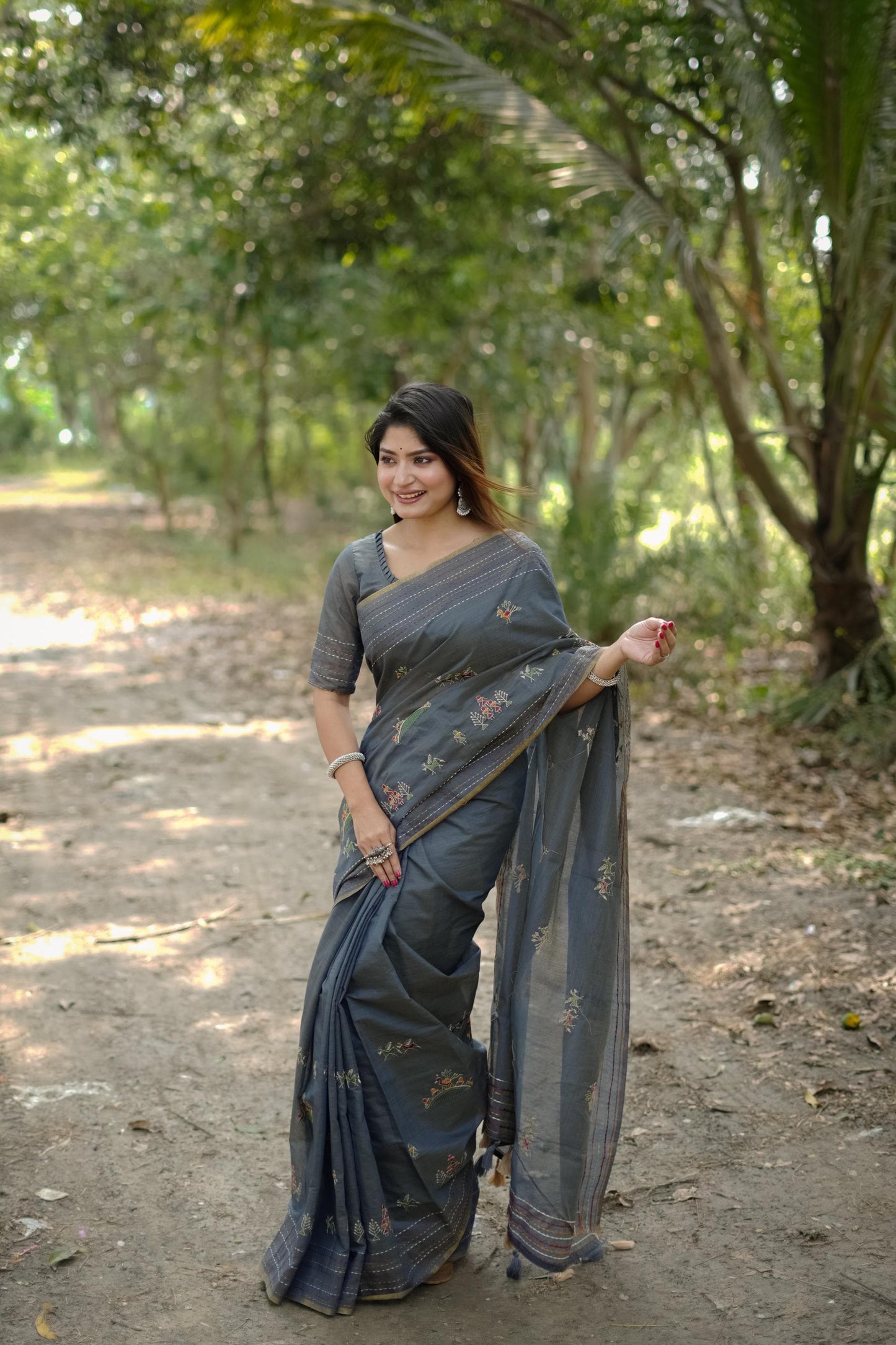 Kayatri New Khadi Tussar Silk Thread Work Saree
