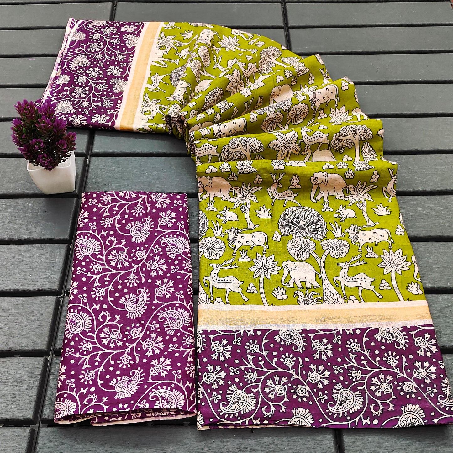 Kayatri New Pure Mulmul Cotton Ajrakh Print Saree