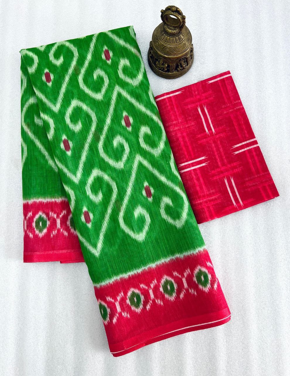 Kayatri New Plain Linen Digital Print Saree