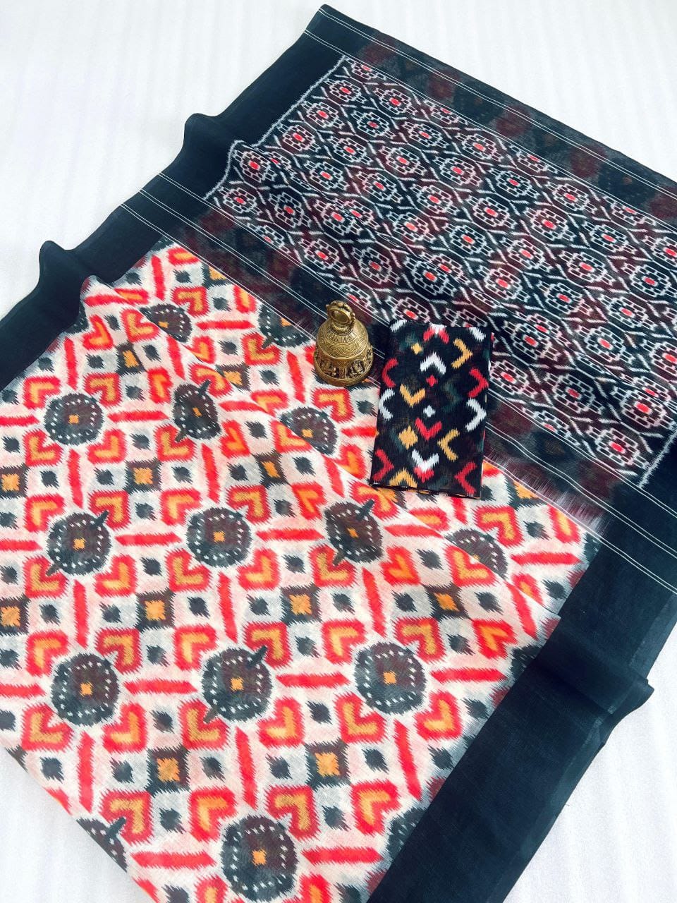 Kayatri New Plain Linen Digital Print Saree