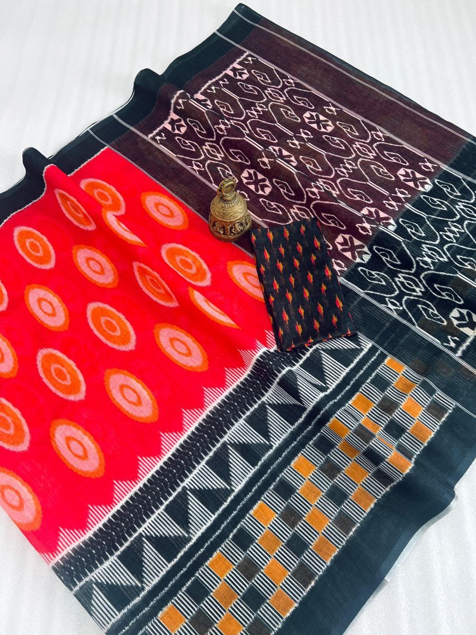Kayatri New Plain Linen Digital Print Saree