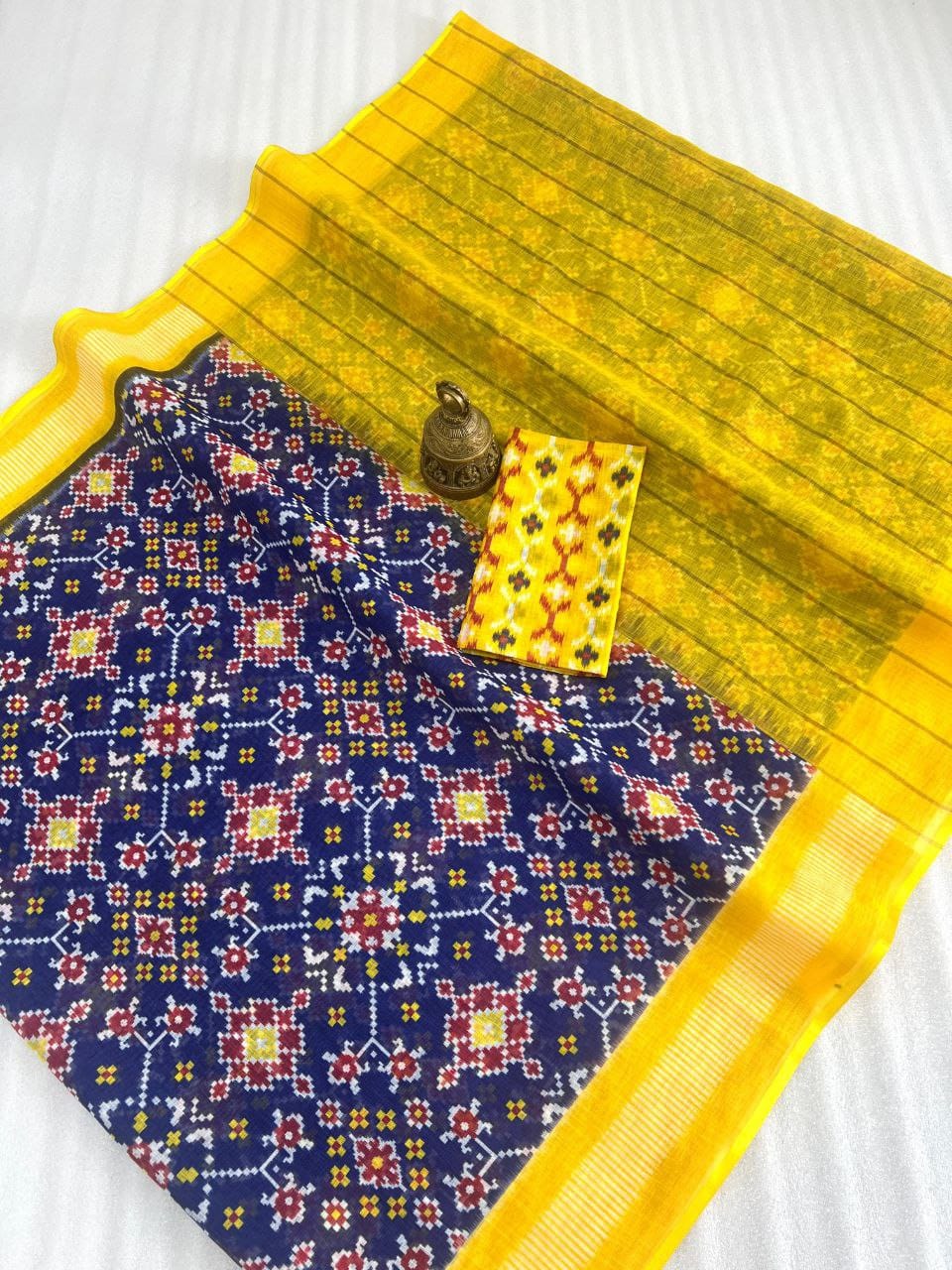 Kayatri New Plain Linen Digital Print Saree