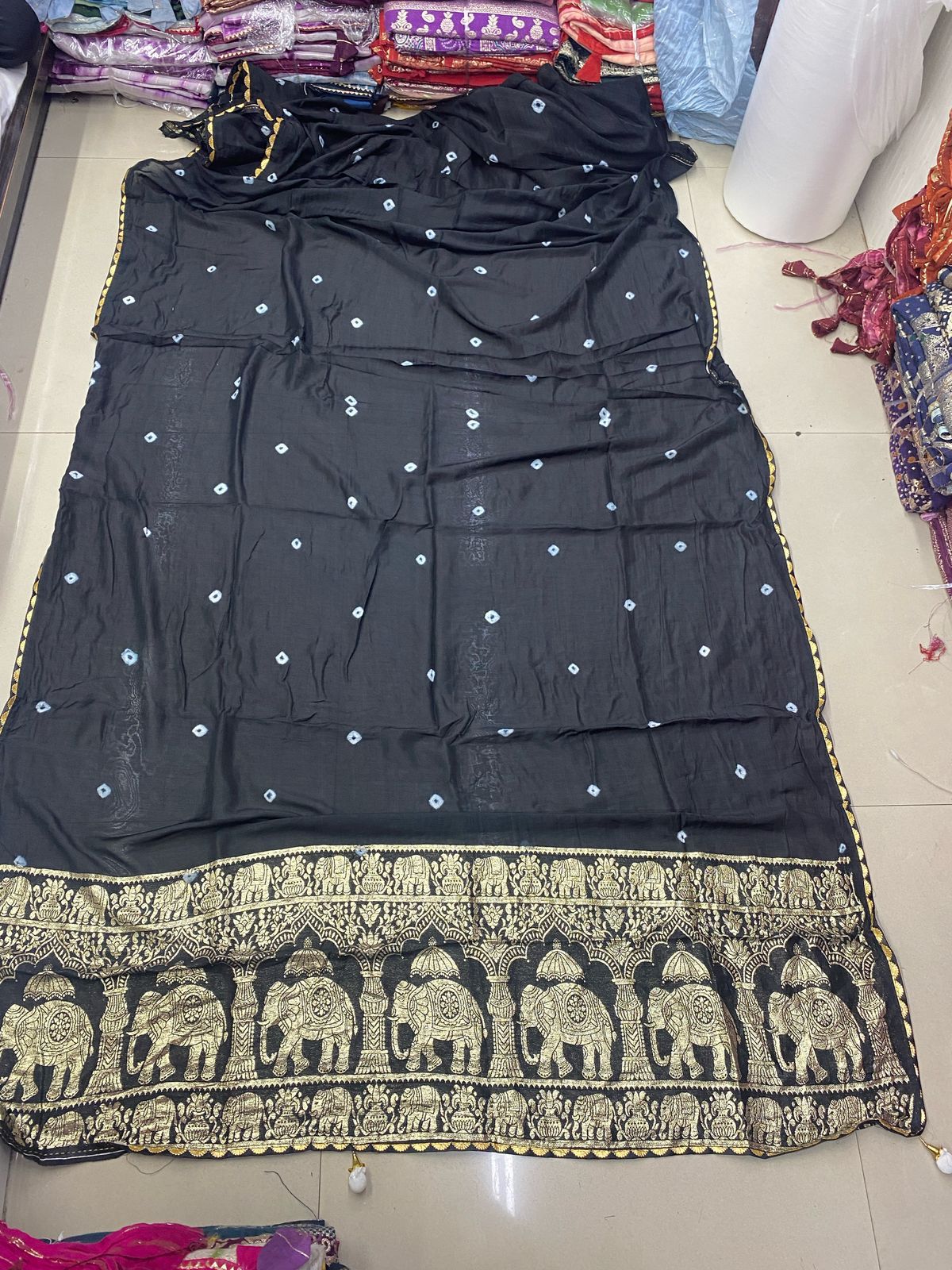 Kayatri New Fancy Cotton Pallu Elephant Design Batik Buti Saree