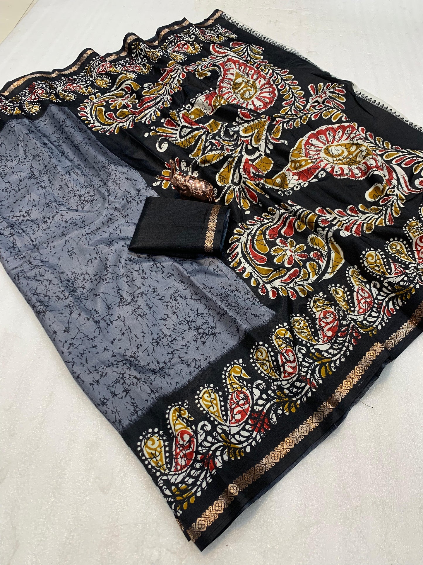 Kayatri New Pure Dola Silk Gold Zari Weaving Saree