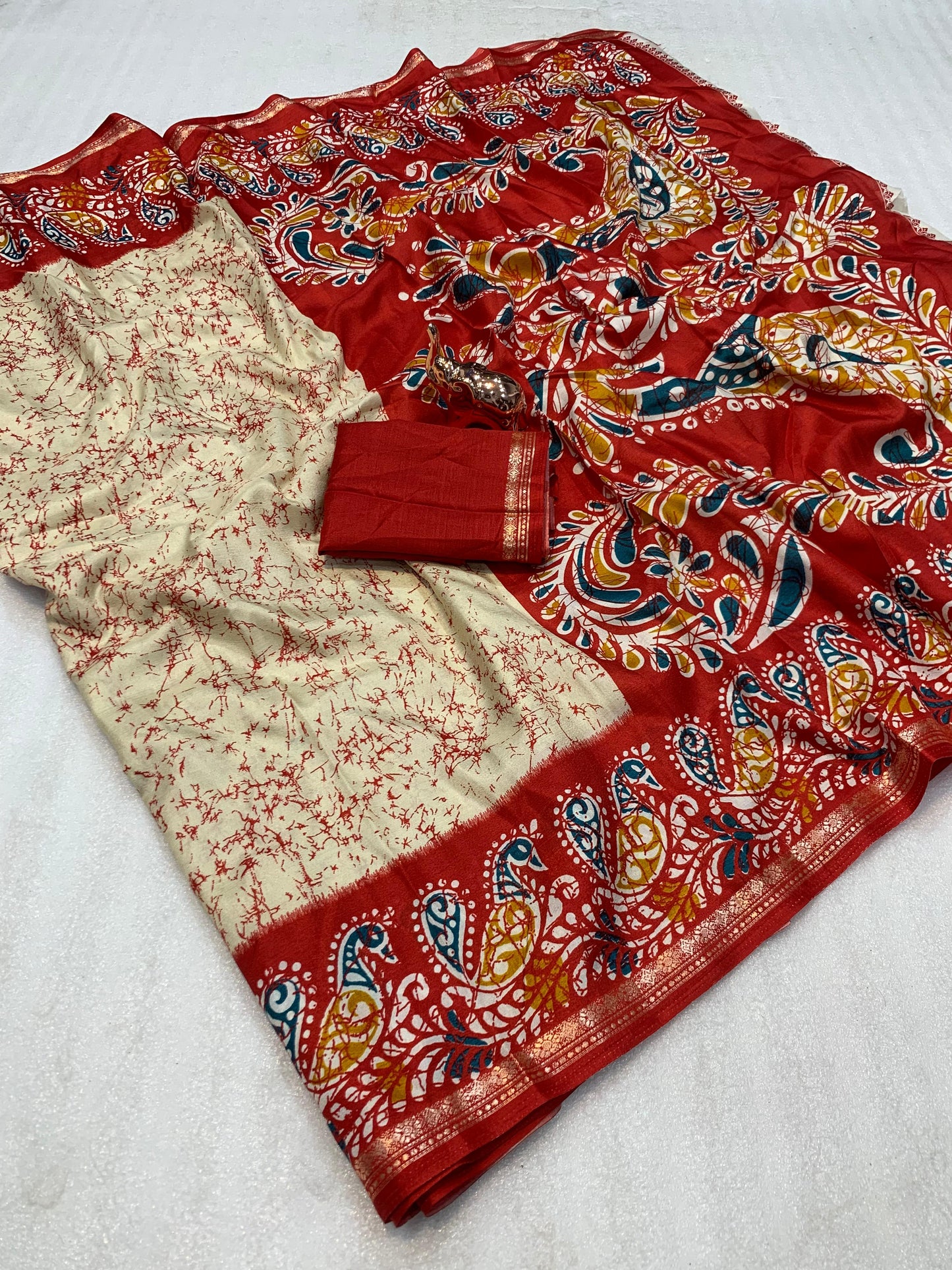 Kayatri New Pure Dola Silk Gold Zari Weaving Saree