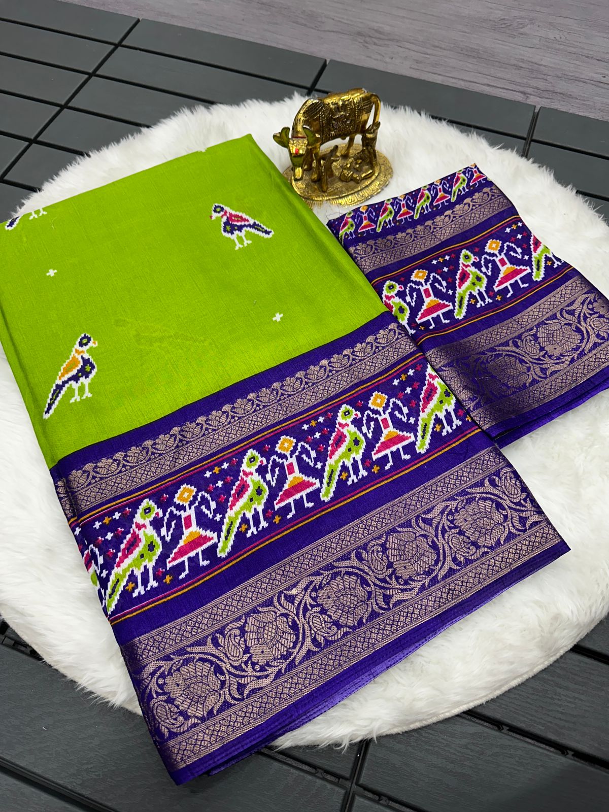 Kayatri New Pure Soft Dola Patola Print Saree