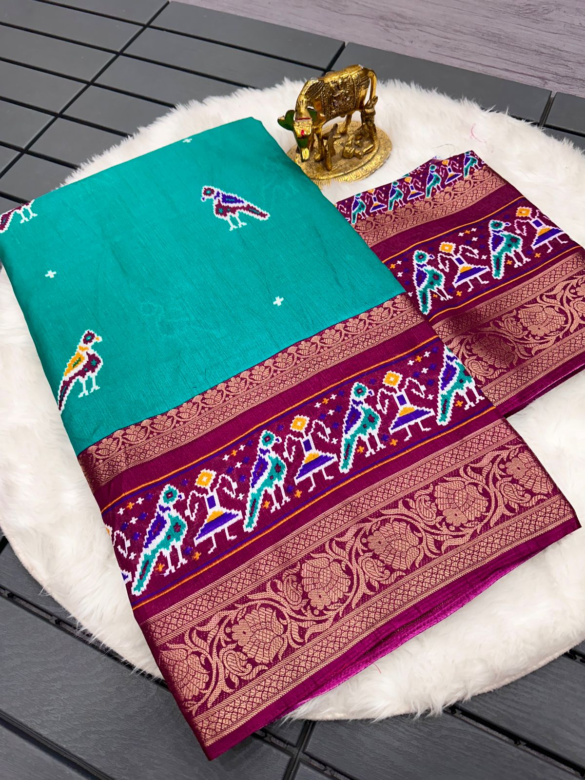Kayatri New Pure Soft Dola Patola Print Saree
