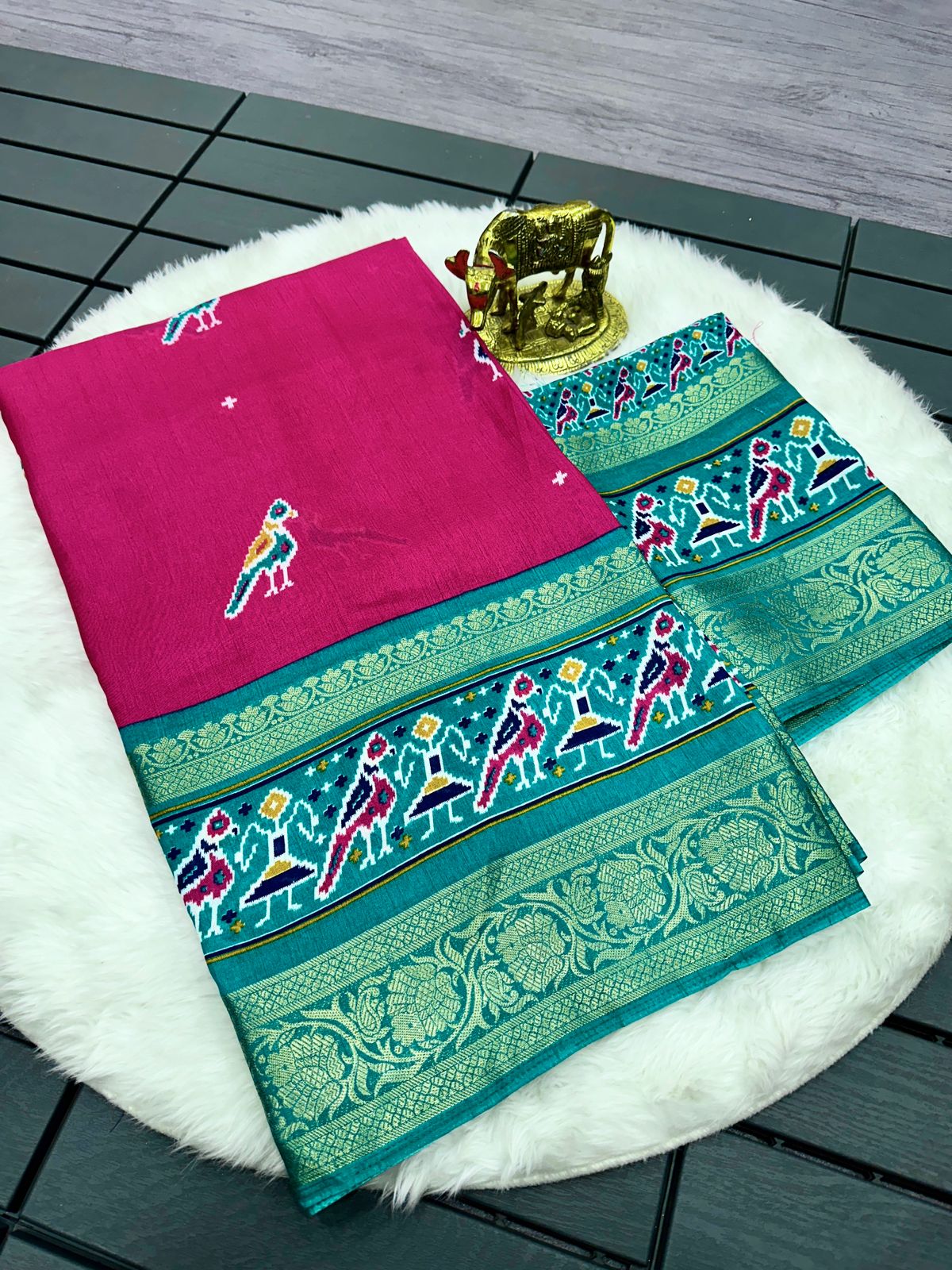 Kayatri New Pure Soft Dola Patola Print Saree