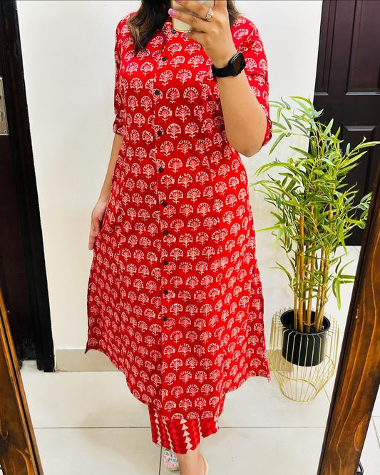 Kayatri New Designer Kurti Pent Set With Digital Print