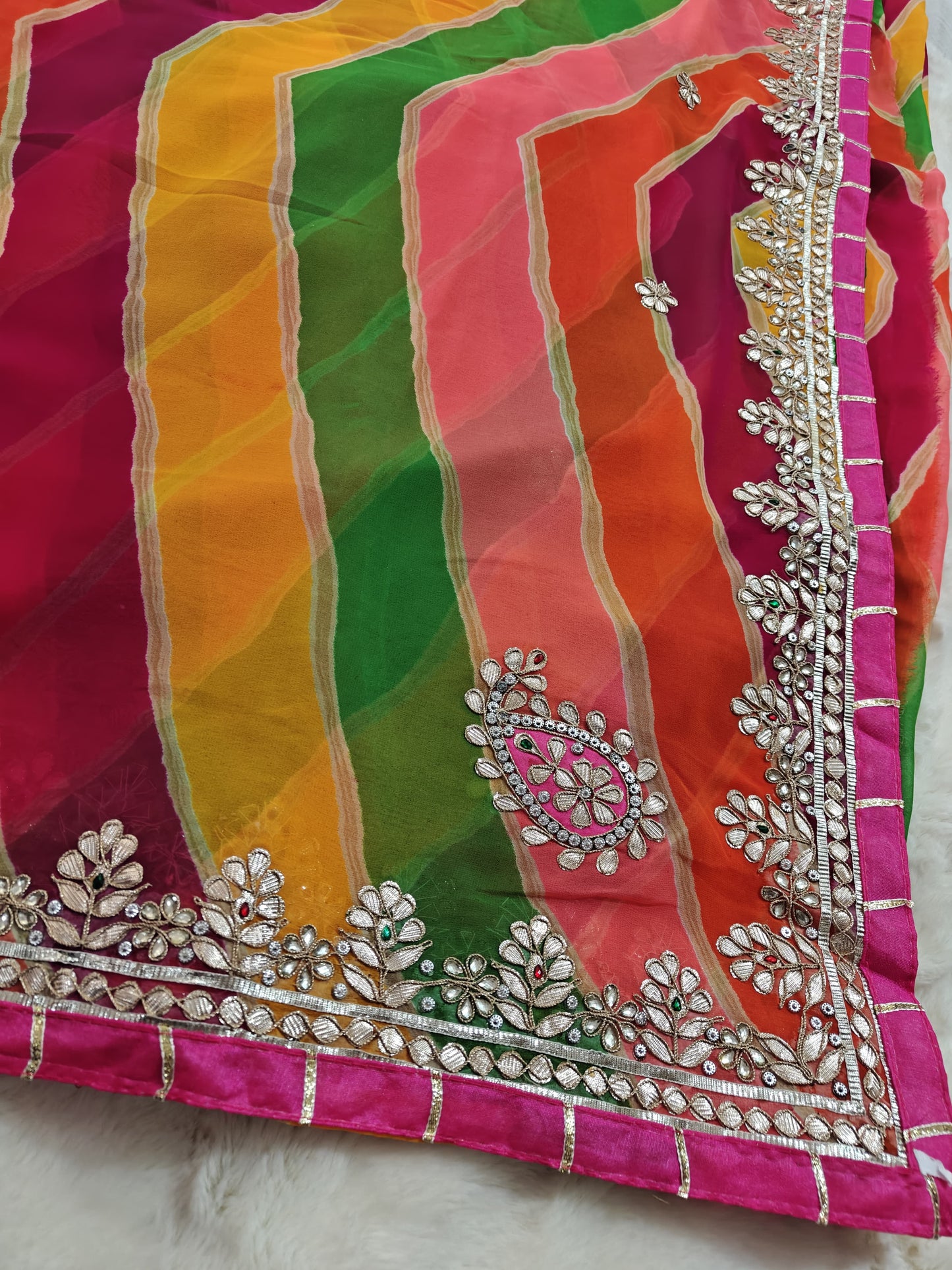 Kayatri New Mothra Leheriya Bandhej Saree