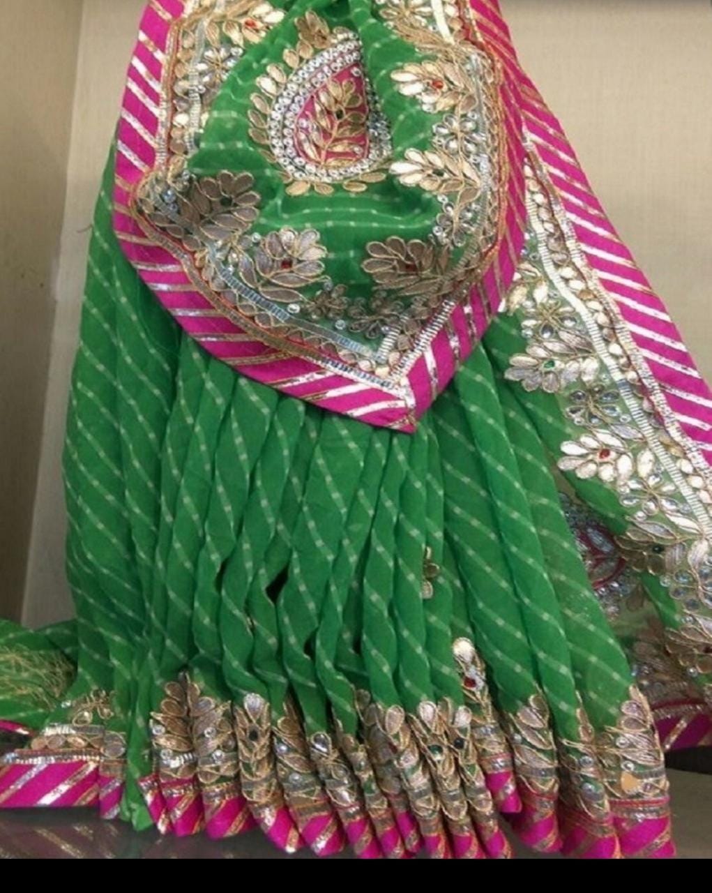 Kayatri New Mothra Leheriya Bandhej Saree