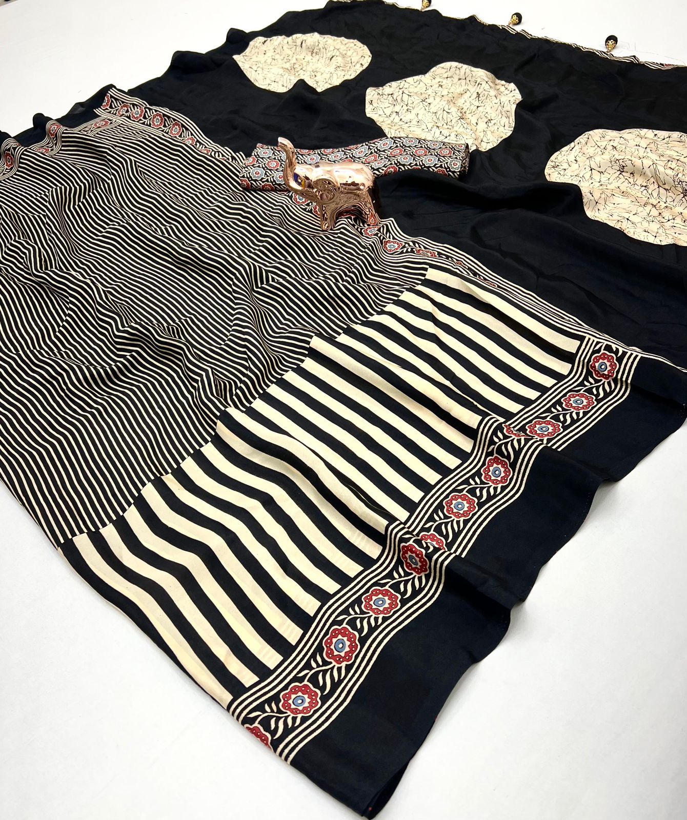 Kayatri Heavy Semi Gajji Saree with AJRrakh Touch