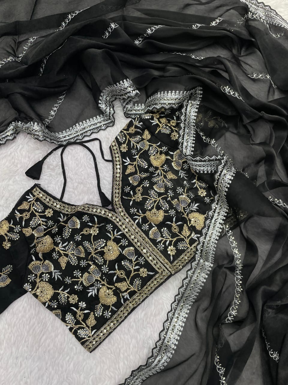 Kayatri Glamour Glow – Zimmy Choo Satin Saree