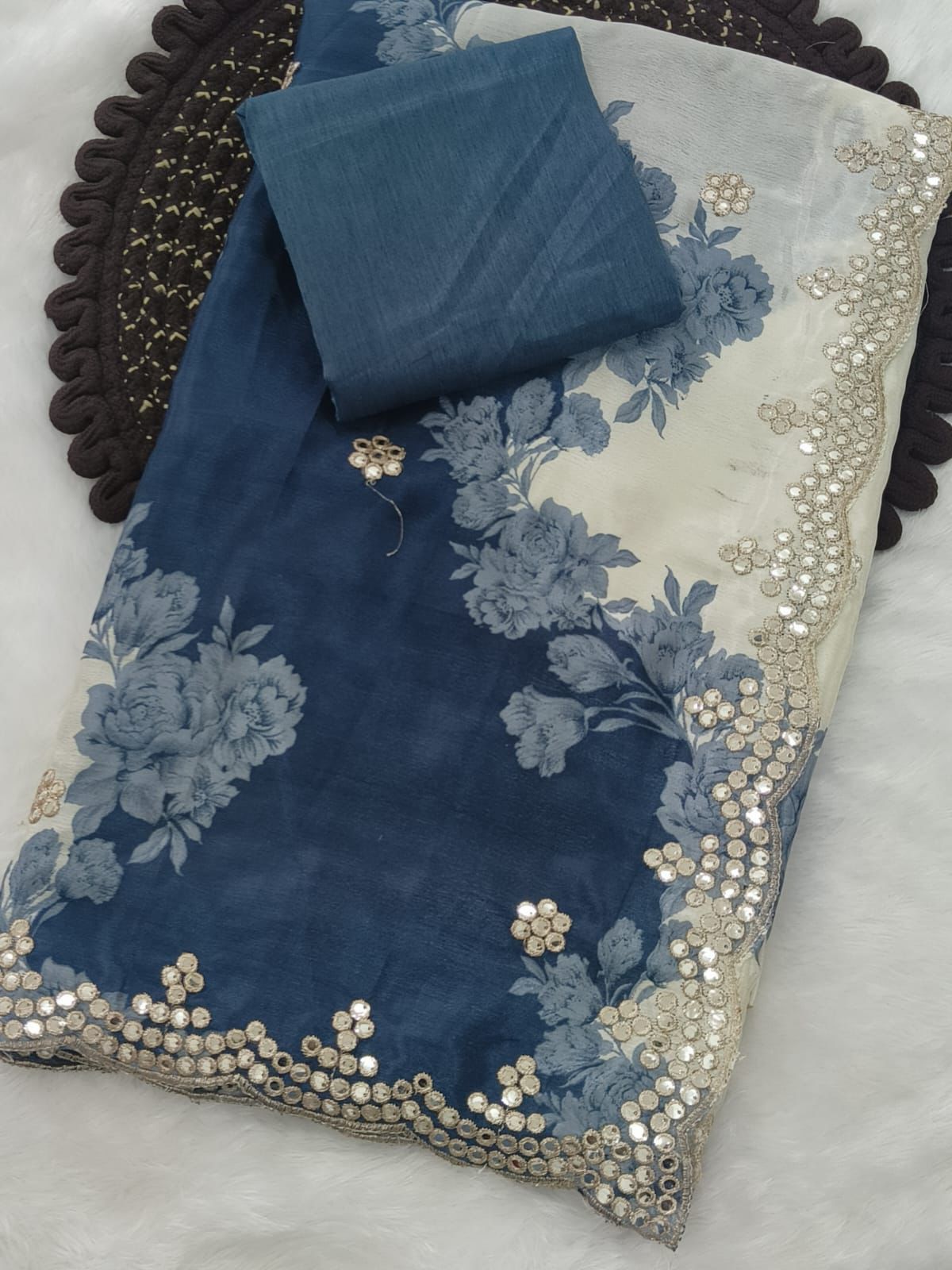 Kayatri  Chinon Thread & Cut Work Set