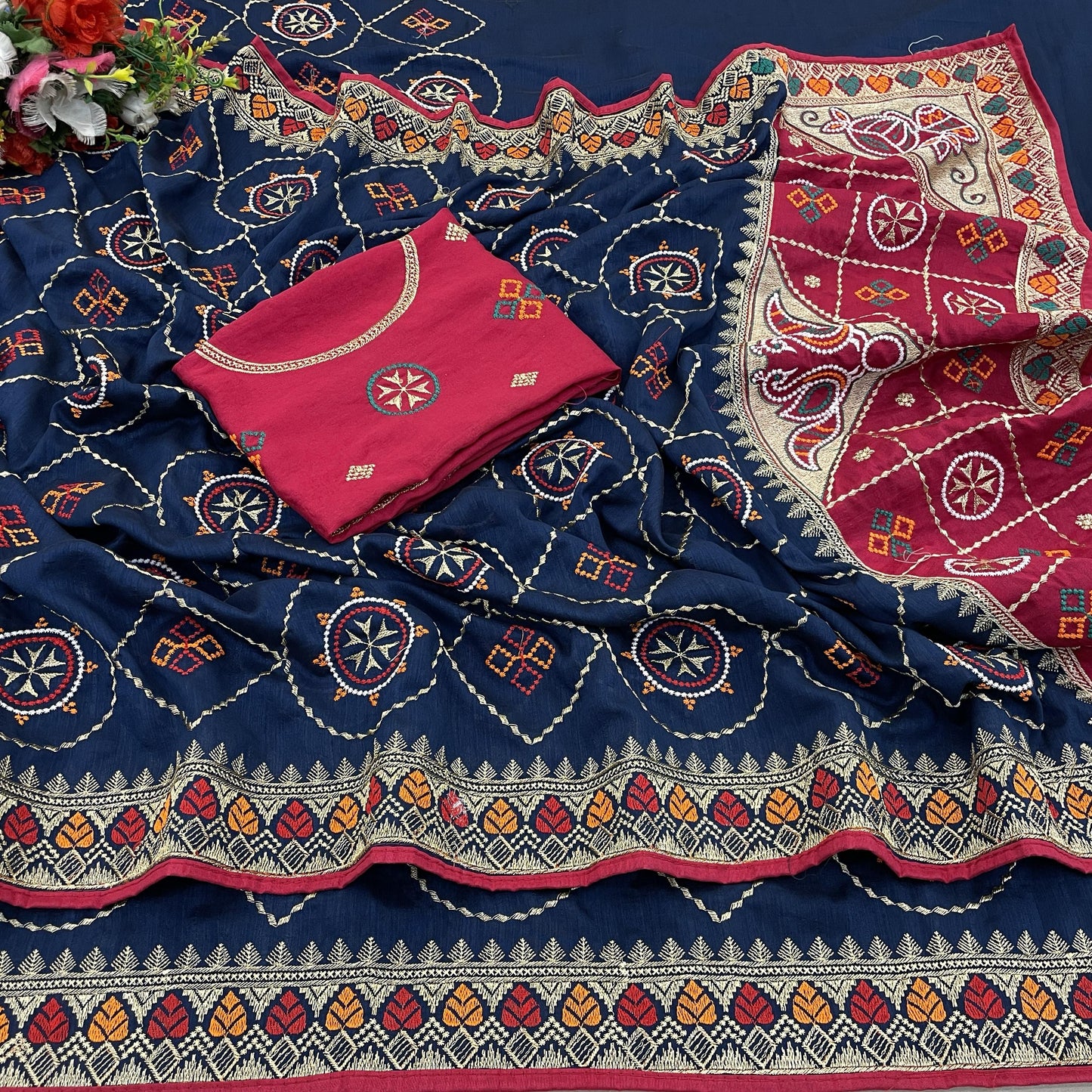 Kayatri New Vichitra Silk Heavy Saree With Embroidery Work
