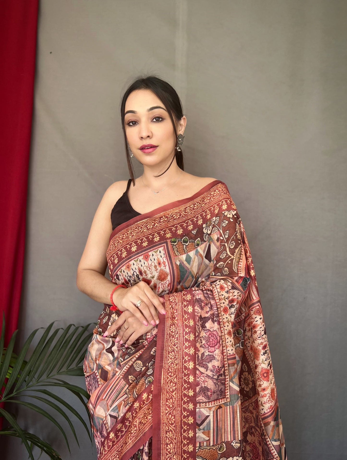 Kayatri New Beautiful Cotton Sarees With Kashmiri Digital Print With Contrast Kashmiri saree