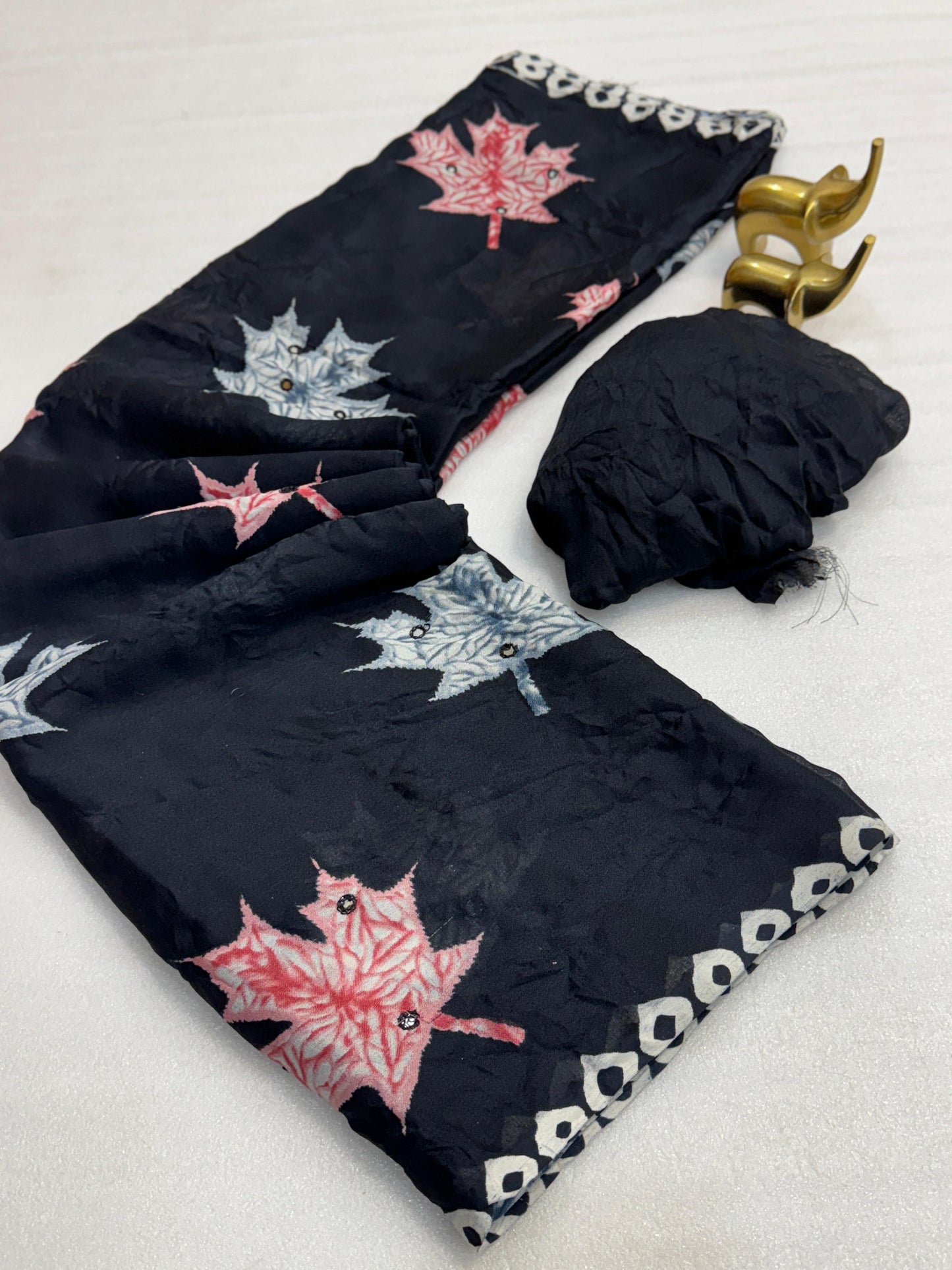 Kayatri New  Beauty And Royalness Of This Luxurious saree