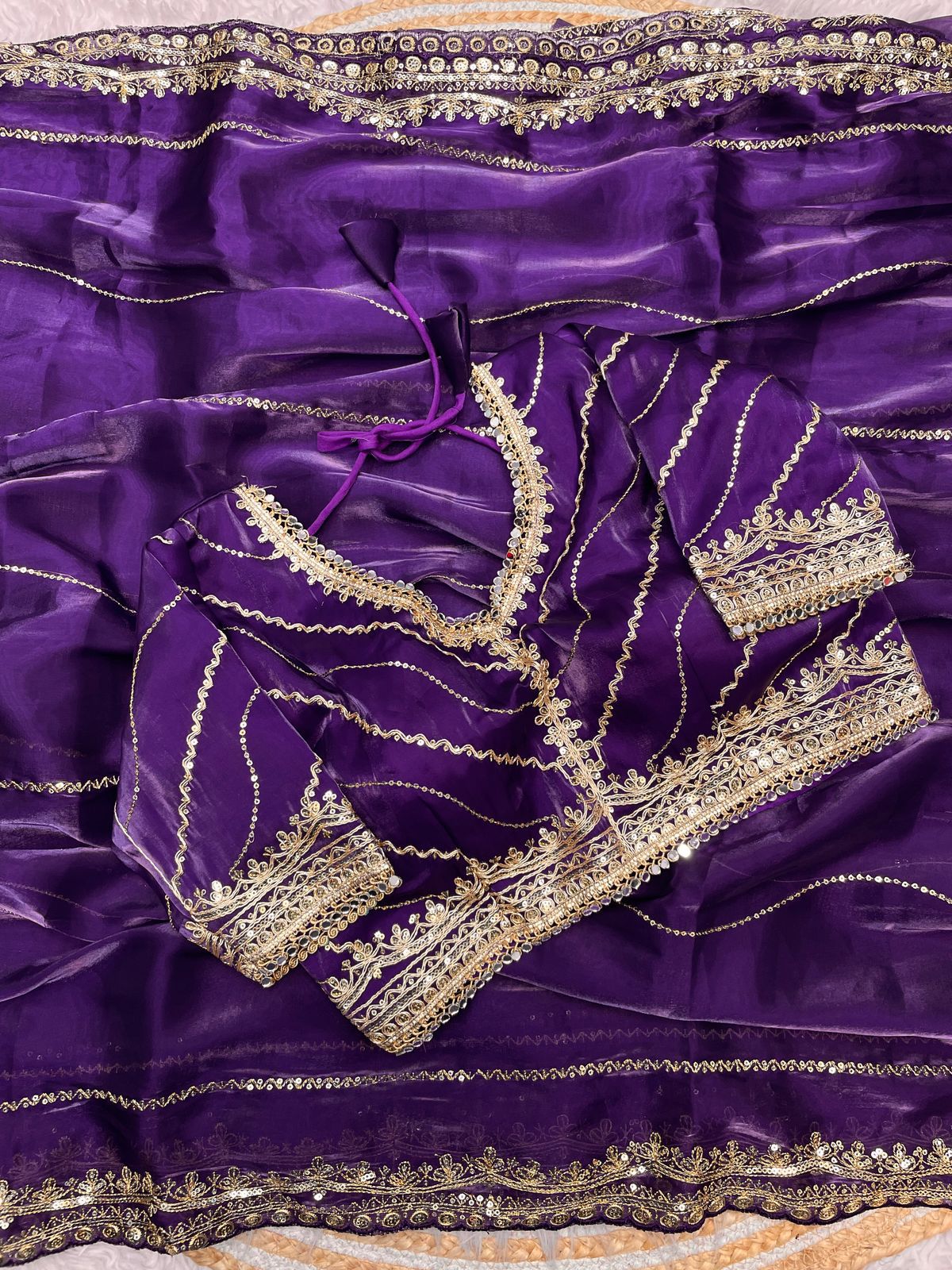 Kayatri New Pure Zimmy Choo Satin Saree With Beautiful 3MM Sequence Zari sarre