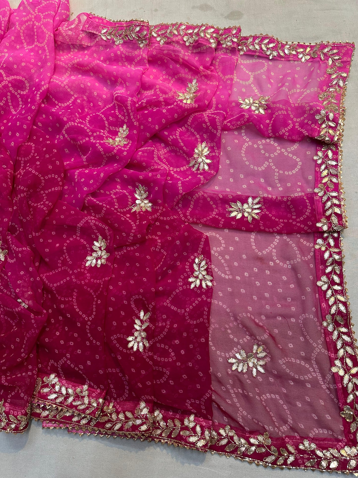 Kayatri New 60 grm jorjet bhandhaj saree with beautiful hand gotta patti work Saree