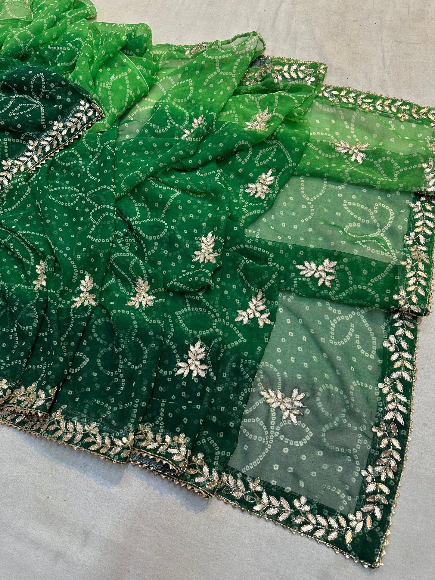 Kayatri New 60 grm jorjet bhandhaj saree with beautiful hand gotta patti work Saree