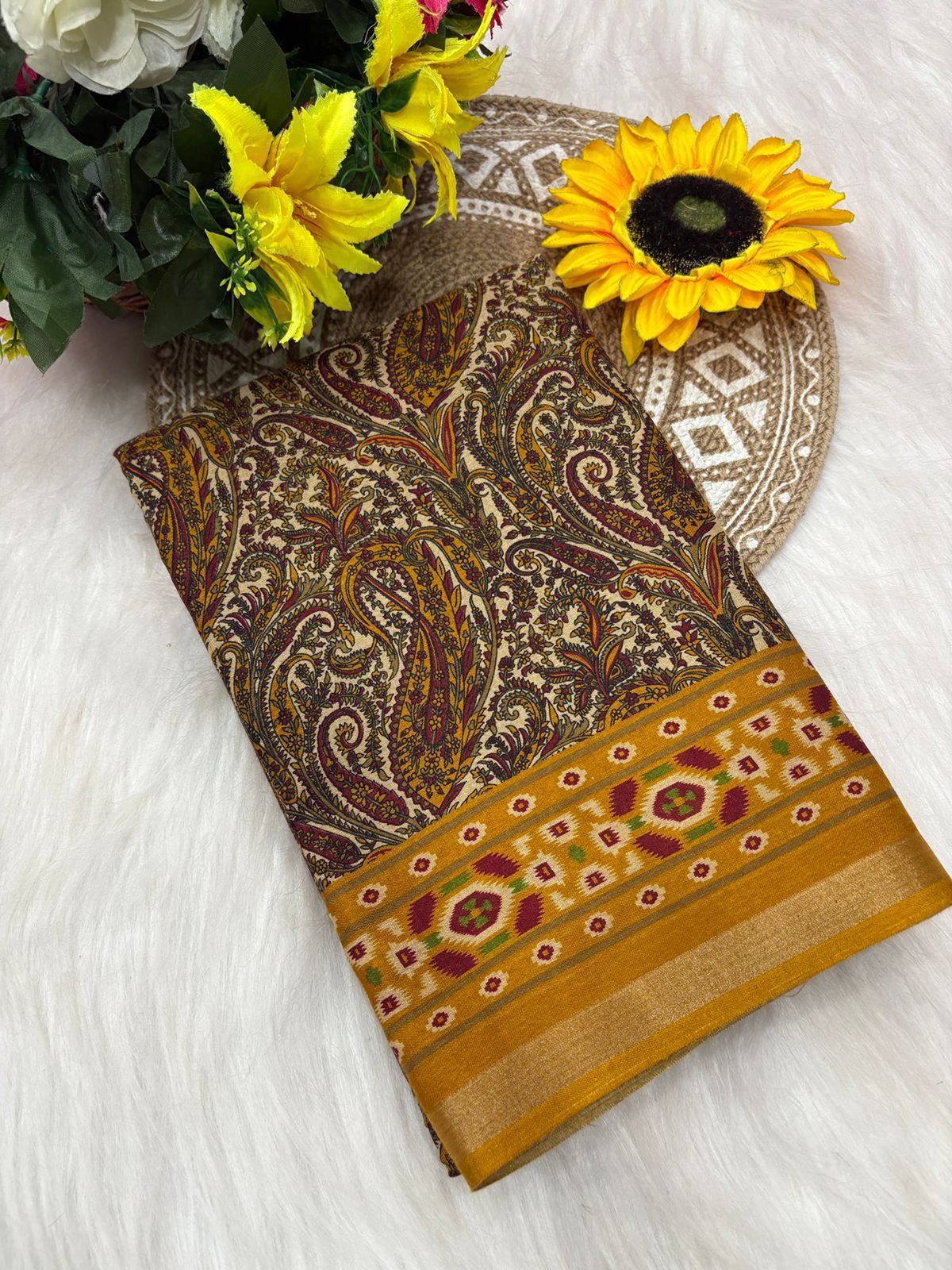 Kayatri New leriya with patola nd bandhani Original ekkat saree Pavitra collection Saree
