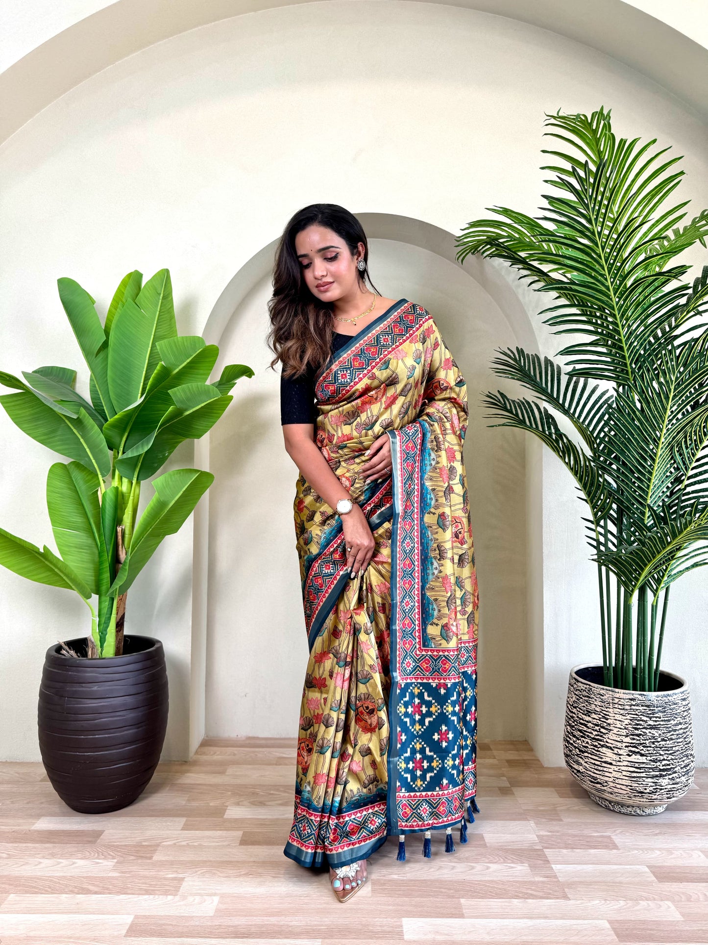 Kayatri New Dola Viscose sarees with Premium viscose zari patta border and beautiful digital print all over the saree