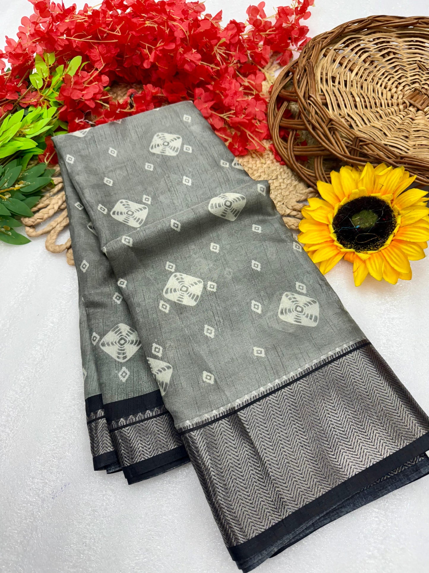 Kayatri New Pure Dola silk with in all over saree boder same as originall boder saree
