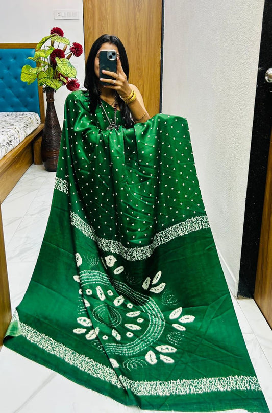 Kayatri New  original copy se savdhan New  semi gaji AJRrakh Gajji bandhej Saree