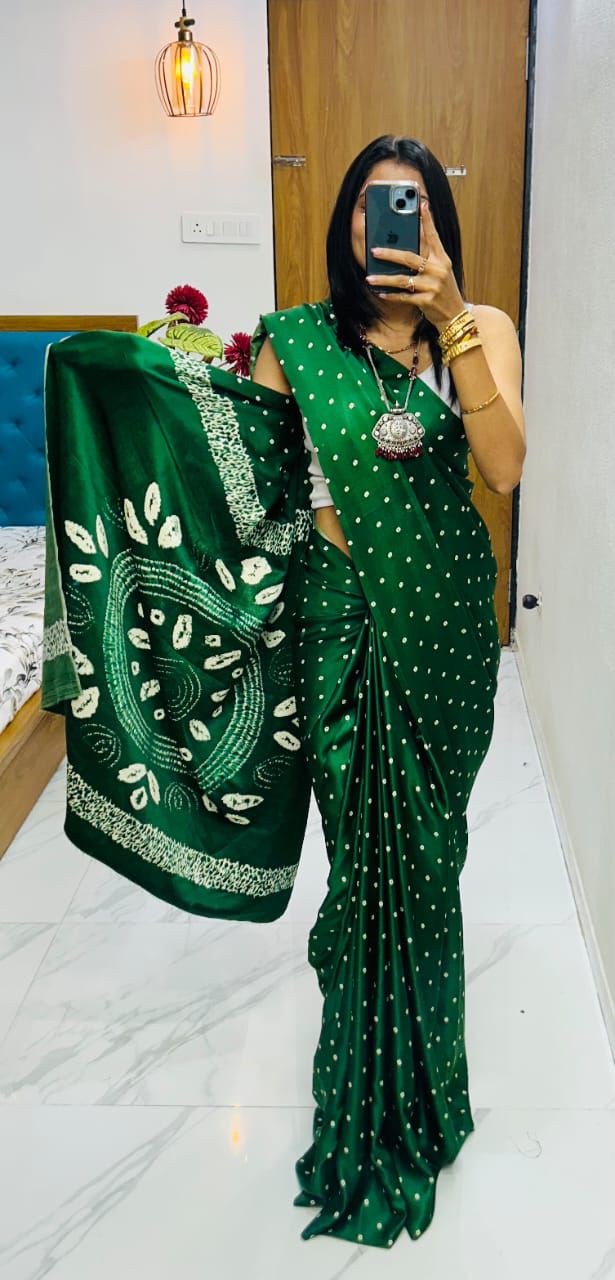 Kayatri New  original copy se savdhan New  semi gaji AJRrakh Gajji bandhej Saree
