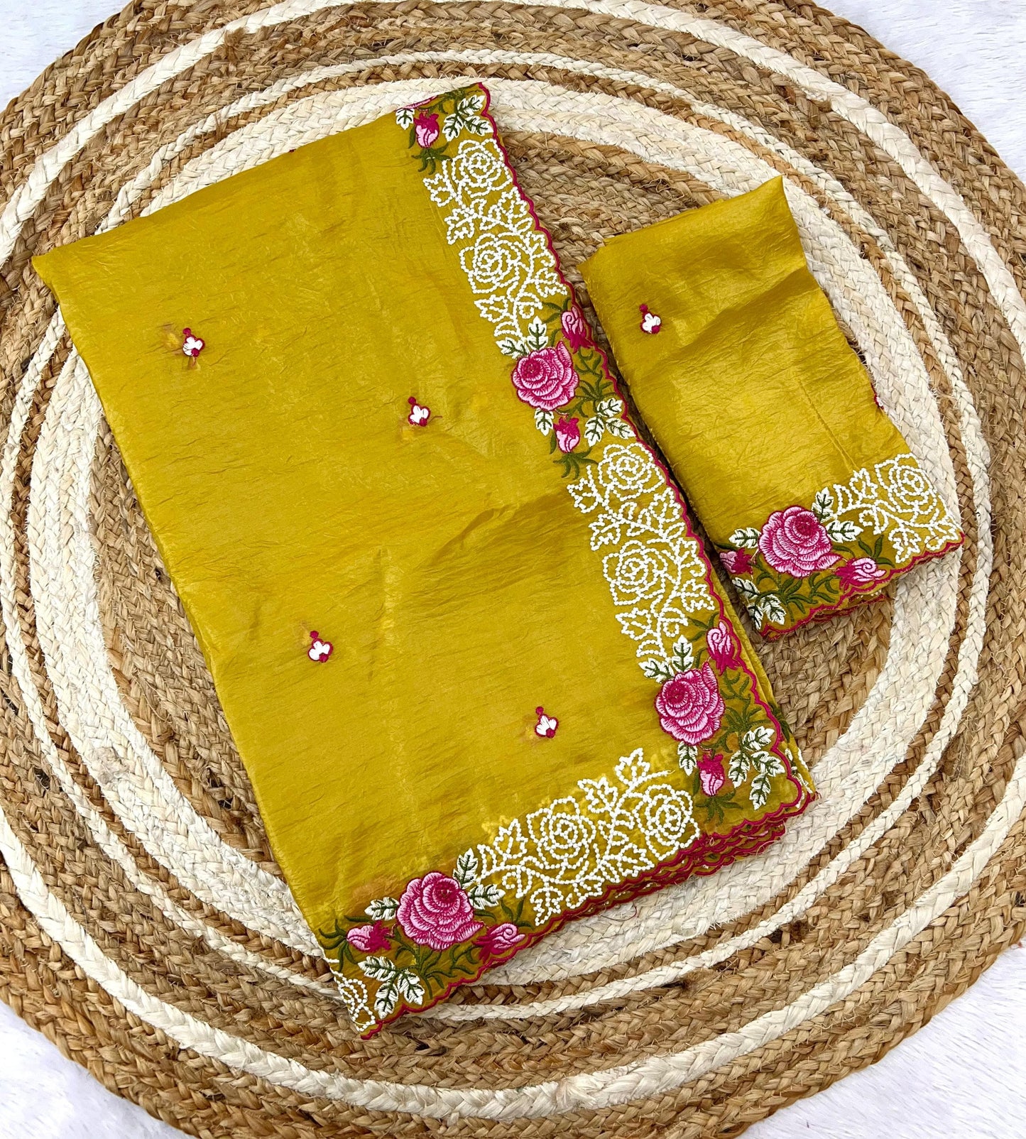 Kayatri New Pure gold crush beautiful designer Rose Flower thread work  saree