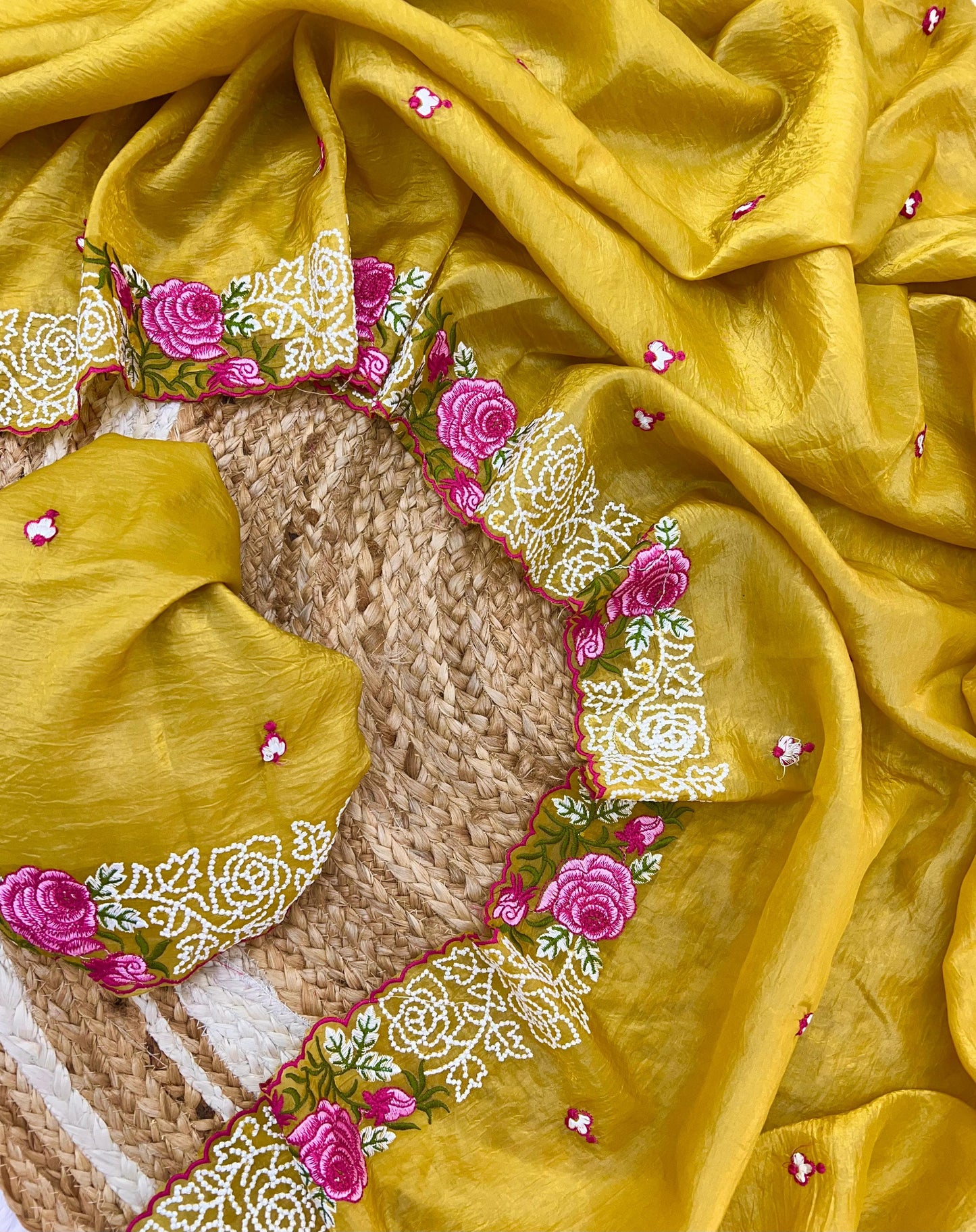Kayatri New Pure gold crush beautiful designer Rose Flower thread work  saree